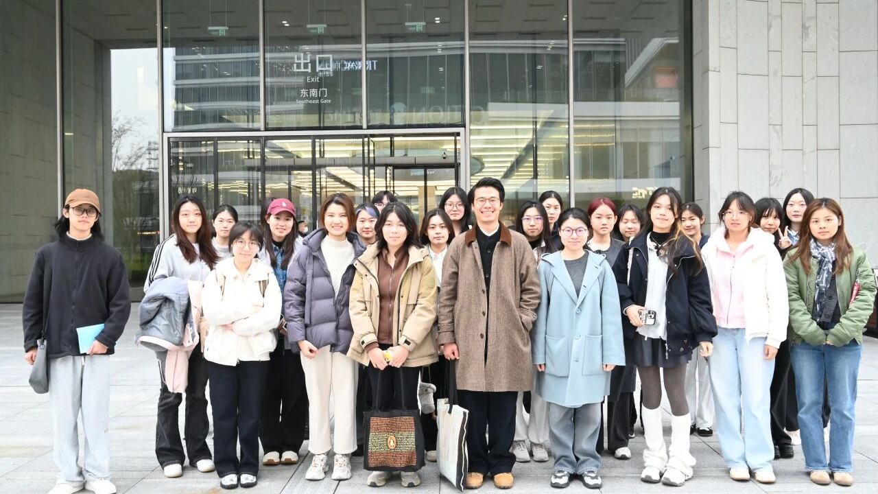 上外英语学院人文实验班立体课堂——走进上海博物馆